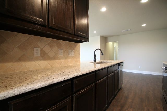 160 Crossbow Court, Weatherford, TX 76088