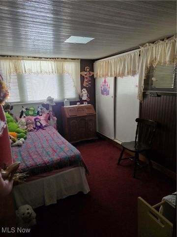 2133 Silver Fox Lane NE, Warren, OH 44484