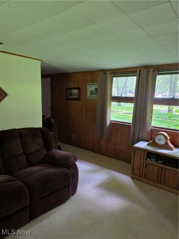 2133 Silver Fox Lane NE, Warren, OH 44484