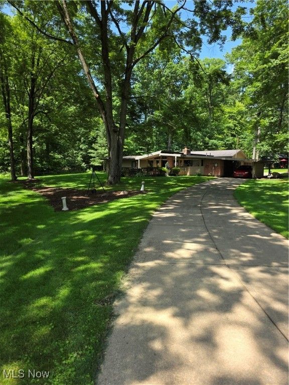 2133 Silver Fox Lane NE, Warren, OH 44484