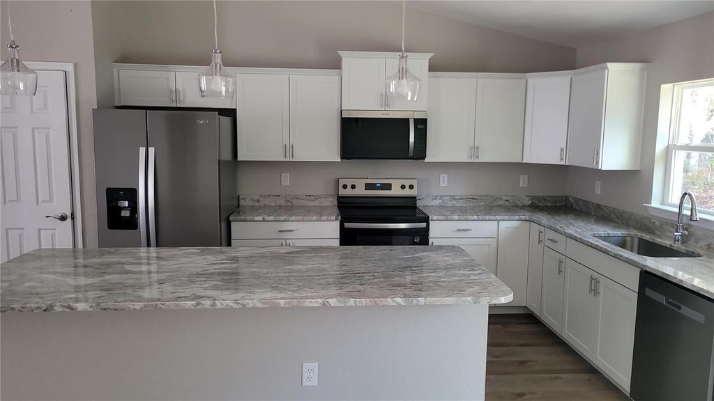 Image 3 of property listing at 8235 N MERRIMAC WAY, Citrus Springs, FL 34434