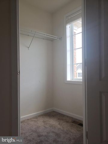 43158 WHELPLEHILL TER, Ashburn, VA 20148