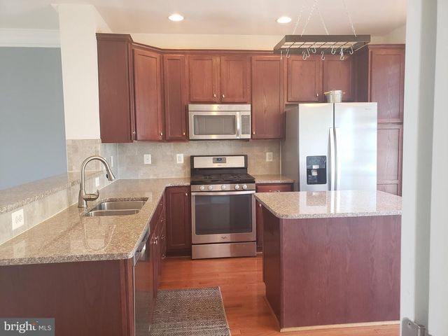 43158 WHELPLEHILL TER, Ashburn, VA 20148