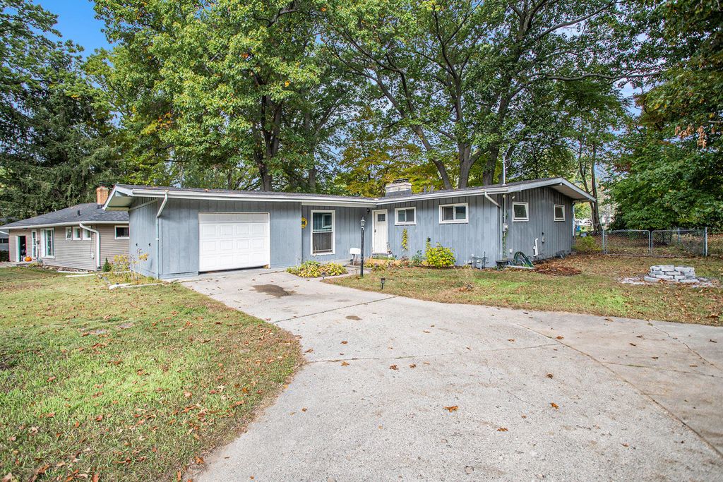 317 Country Club Terrace, Battle Creek, MI 49015