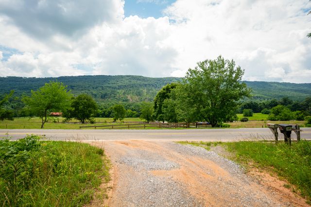 2444 Cloverdale Road, Rising Fawn, GA 30738