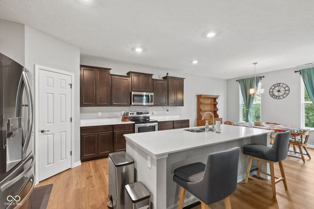 2537 Riviera Place, Greenwood, IN 46143