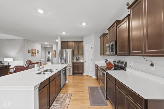 2537 Riviera Place, Greenwood, IN 46143