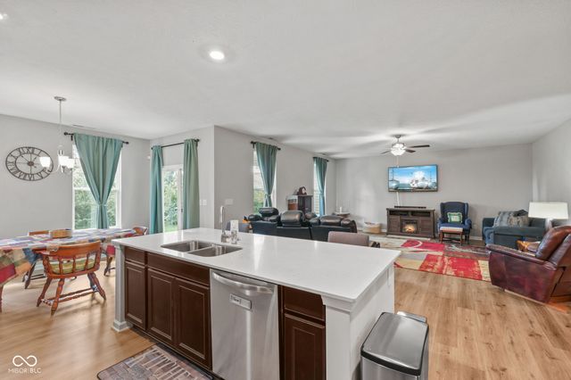 2537 Riviera Place, Greenwood, IN 46143
