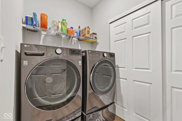 2537 Riviera Place, Greenwood, IN 46143