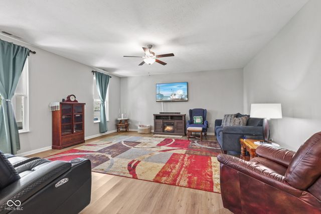 2537 Riviera Place, Greenwood, IN 46143