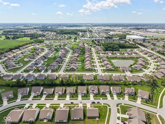 2537 Riviera Place, Greenwood, IN 46143