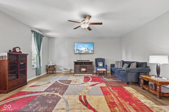 2537 Riviera Place, Greenwood, IN 46143