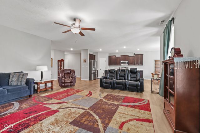 2537 Riviera Place, Greenwood, IN 46143
