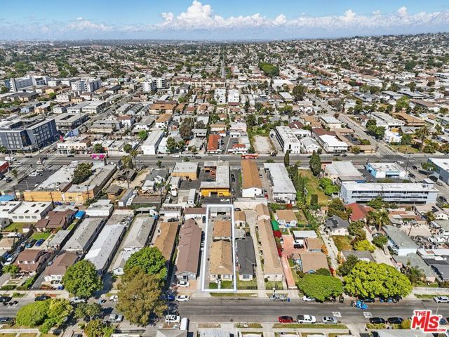 6341 11th Avenue, Los Angeles, CA 90043