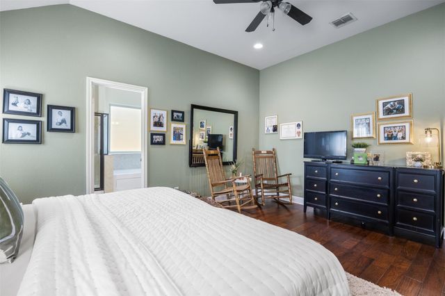 4 Maplewood RD, Wimberley, TX 78676