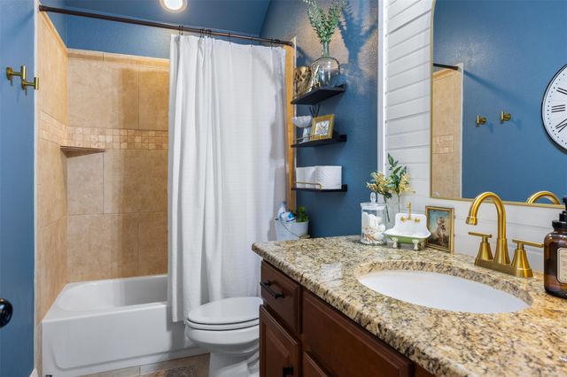4 Maplewood RD, Wimberley, TX 78676