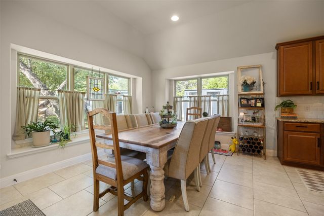 4 Maplewood RD, Wimberley, TX 78676