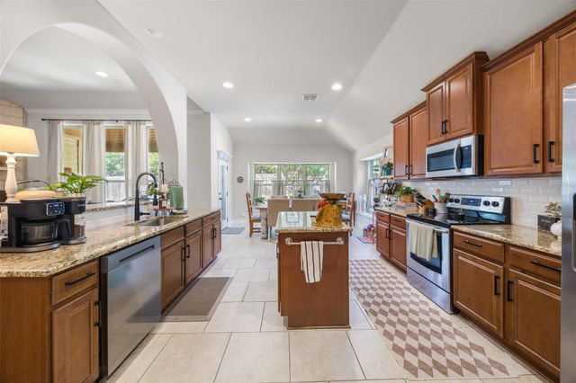 4 Maplewood RD, Wimberley, TX 78676