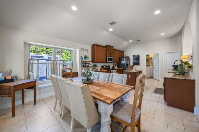 4 Maplewood RD, Wimberley, TX 78676