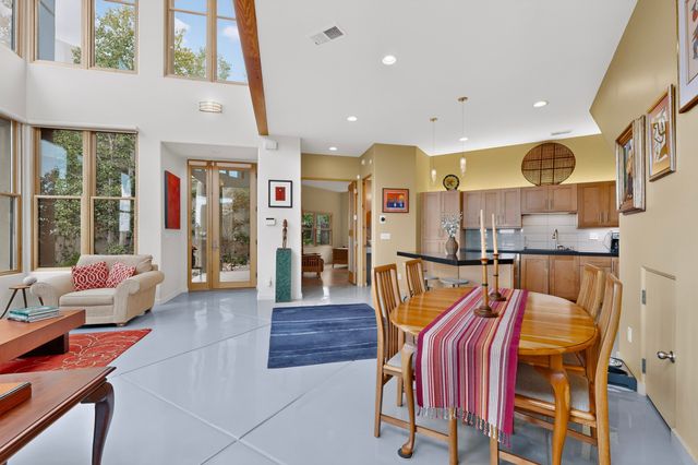 85 Avenida Frijoles, Santa Fe, NM 87507