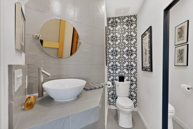 85 Avenida Frijoles, Santa Fe, NM 87507