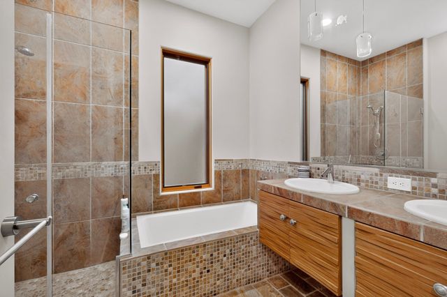 85 Avenida Frijoles, Santa Fe, NM 87507