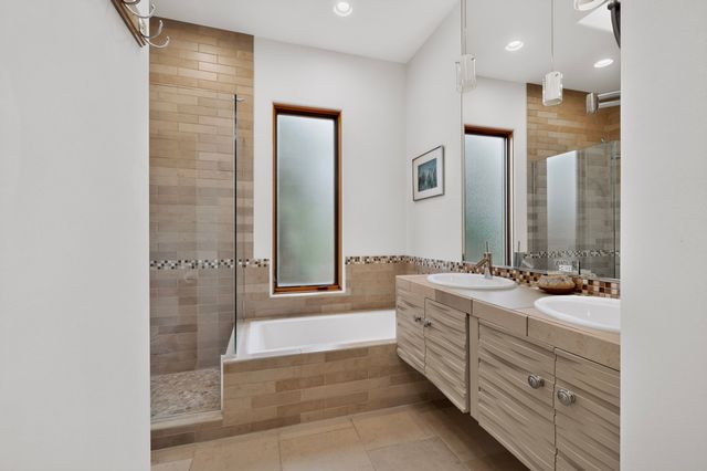 85 Avenida Frijoles, Santa Fe, NM 87507