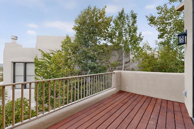 85 Avenida Frijoles, Santa Fe, NM 87507