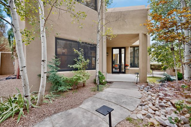 85 Avenida Frijoles, Santa Fe, NM 87507
