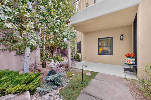 85 Avenida Frijoles, Santa Fe, NM 87507