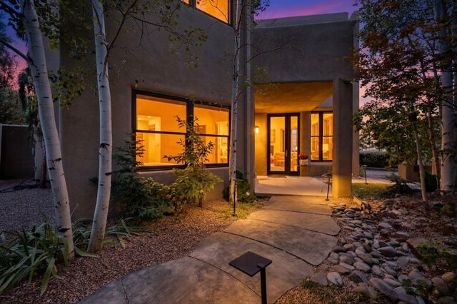 85 Avenida Frijoles, Santa Fe, NM 87507