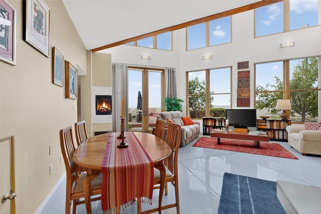 85 Avenida Frijoles, Santa Fe, NM 87507