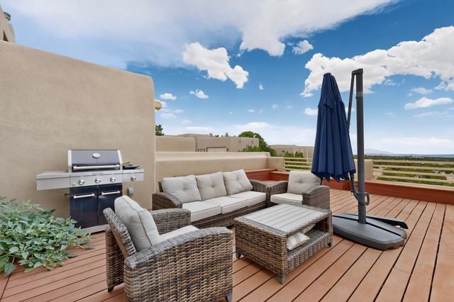 85 Avenida Frijoles, Santa Fe, NM 87507