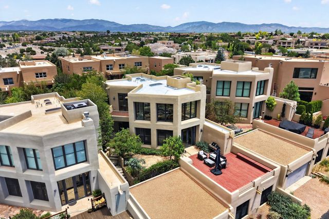 85 Avenida Frijoles, Santa Fe, NM 87507