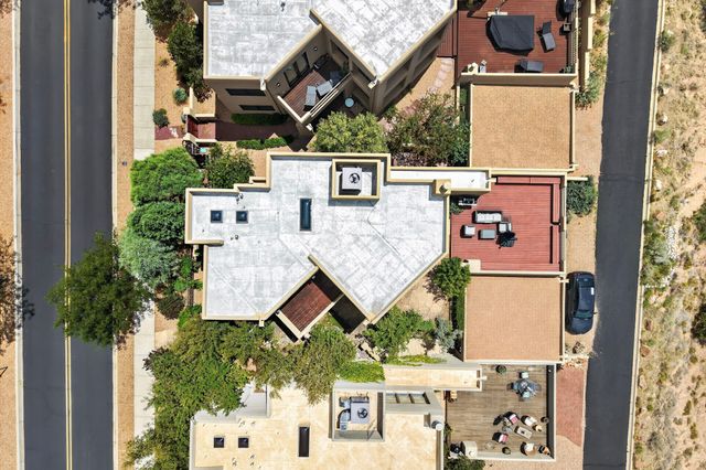 85 Avenida Frijoles, Santa Fe, NM 87507