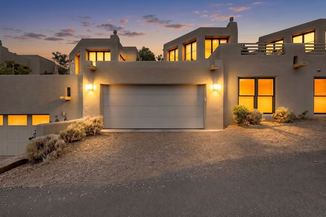 85 Avenida Frijoles, Santa Fe, NM 87507