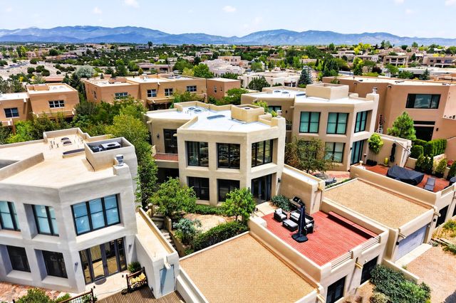 85 Avenida Frijoles, Santa Fe, NM 87507