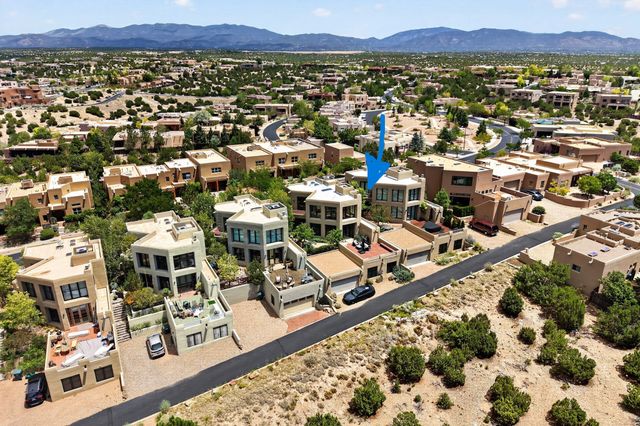 85 Avenida Frijoles, Santa Fe, NM 87507