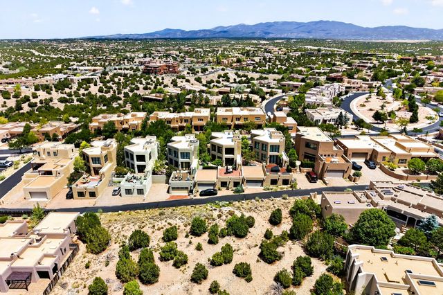 85 Avenida Frijoles, Santa Fe, NM 87507