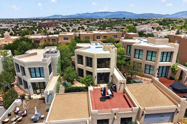 85 Avenida Frijoles, Santa Fe, NM 87507