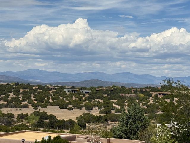 85 Avenida Frijoles, Santa Fe, NM 87507