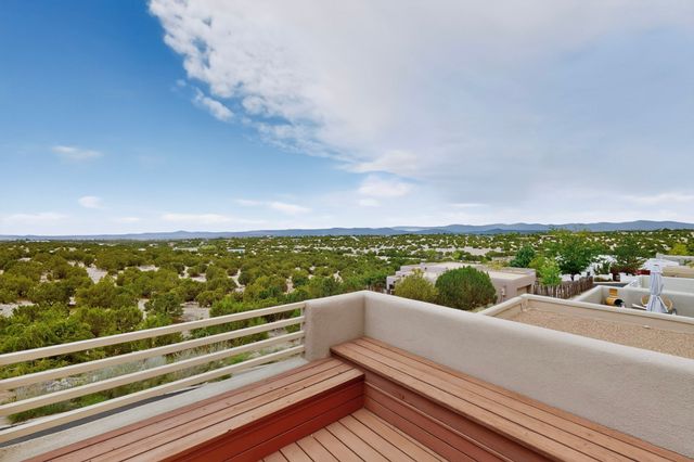 85 Avenida Frijoles, Santa Fe, NM 87507