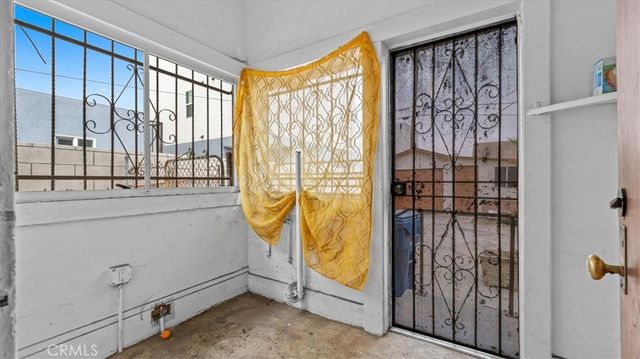 872 W 47th Street, Los Angeles, CA 90037