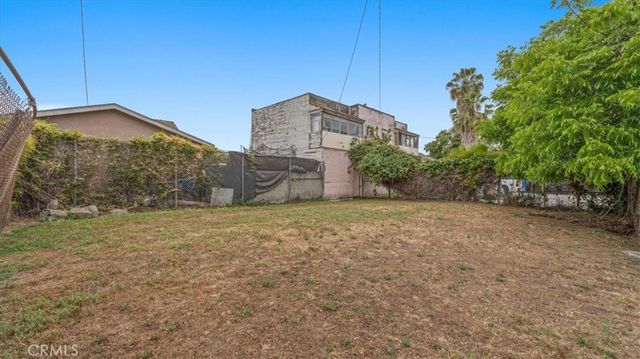 872 W 47th Street, Los Angeles, CA 90037