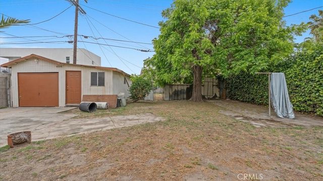 872 W 47th Street, Los Angeles, CA 90037