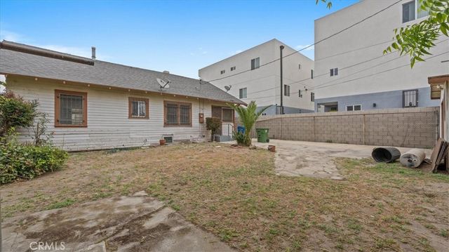 872 W 47th Street, Los Angeles, CA 90037