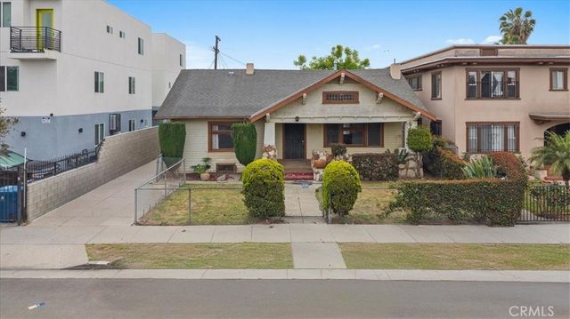 872 W 47th Street, Los Angeles, CA 90037