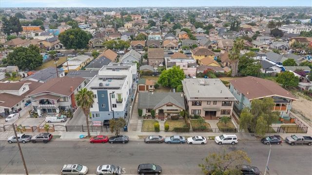 872 W 47th Street, Los Angeles, CA 90037