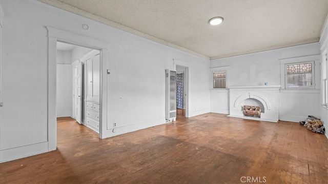 872 W 47th Street, Los Angeles, CA 90037