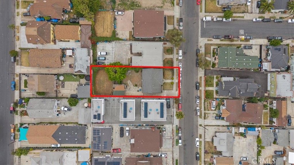 Image 46 of property listing at 872 W 47th Street, Los Angeles, CA 90037